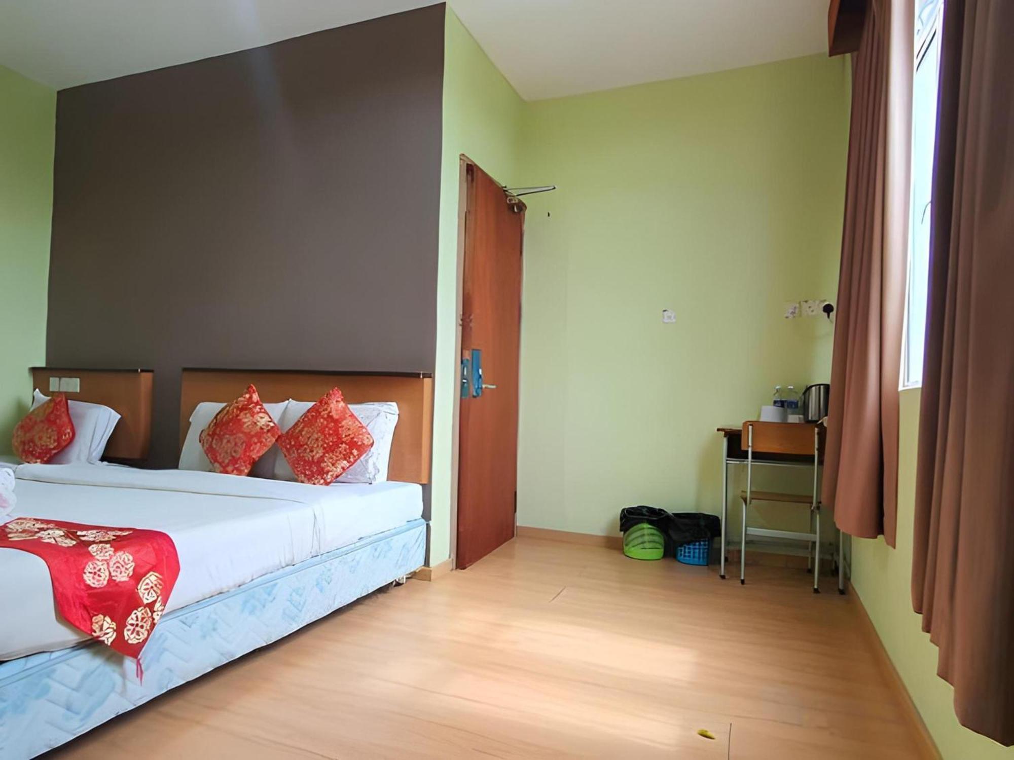 Oyo 90964 Melody 88 Inn Miri Eksteriør bilde